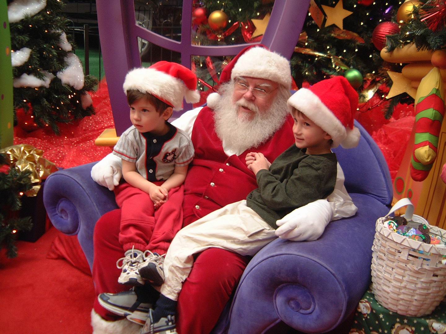2003-12-16-01-Dax-Chance-Visit-Santa.JPG